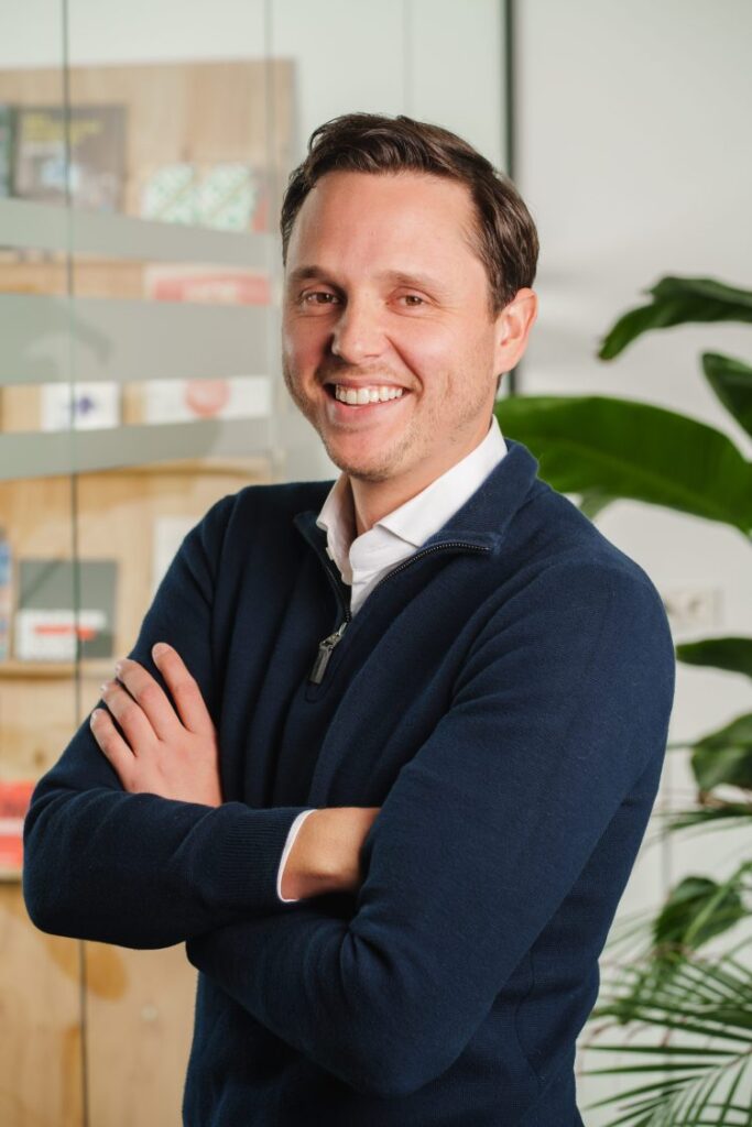 mr. Robin van Gulik